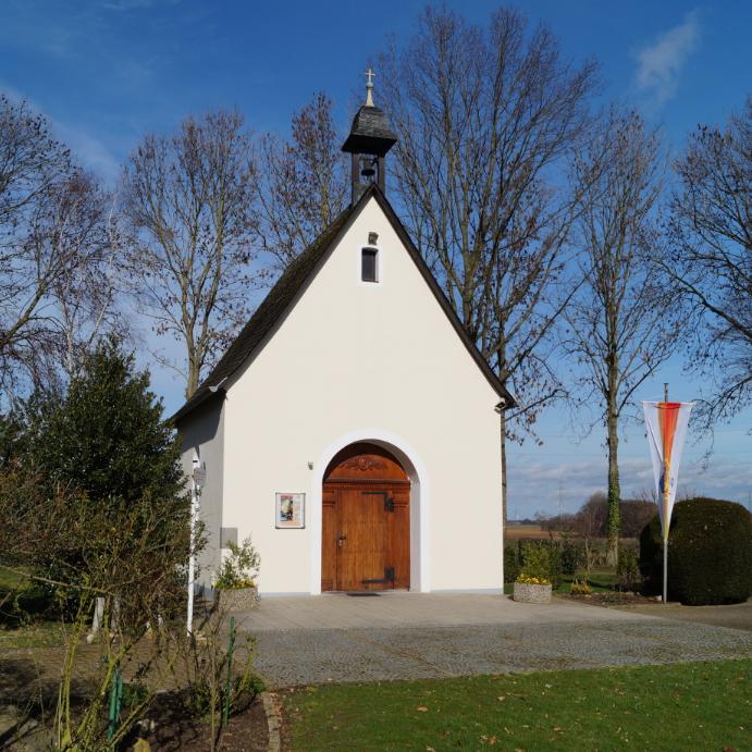 () (c) Mionskowski () (c) Mionskowski